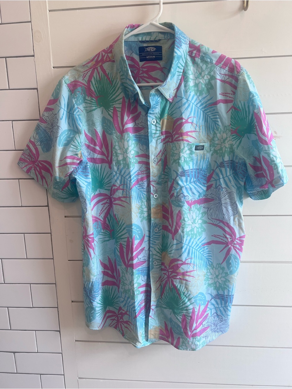 AFTCO Aqua Tropical Print Short-Sleeve Button-Up Shirt-Light Breathable Fabric